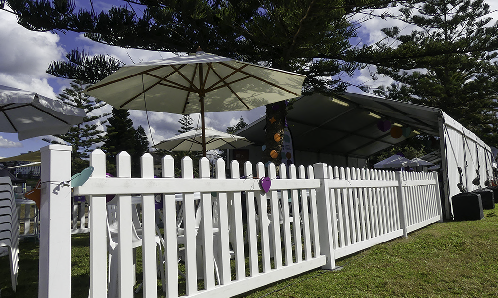 picket fence set up at City To Surf